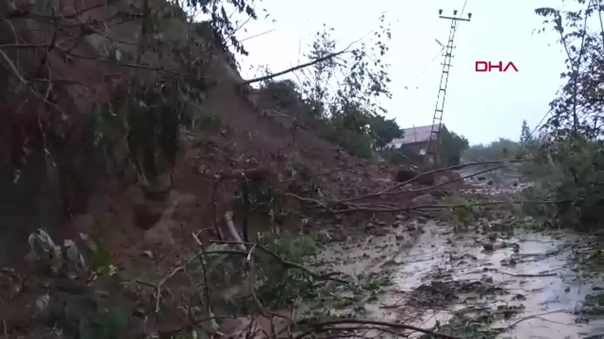 Rize’de Heyelanlara Neden Olan Sağanak