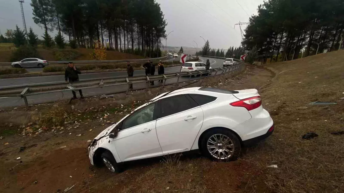 Diyarbakır’da Otomobil Devrildi: 3 Yaralı